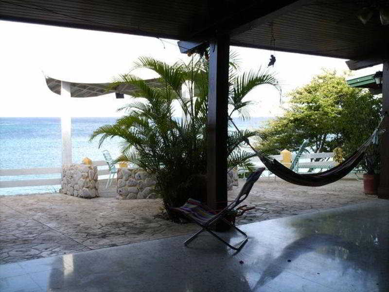 Settlers Beach Hotel Saint James Esterno foto